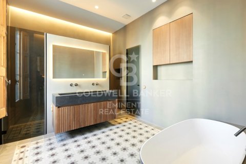 Apartment for sale in Barcelona, Spain 3 bedrooms, 209 sq.m. No. 156681 - photo 28
