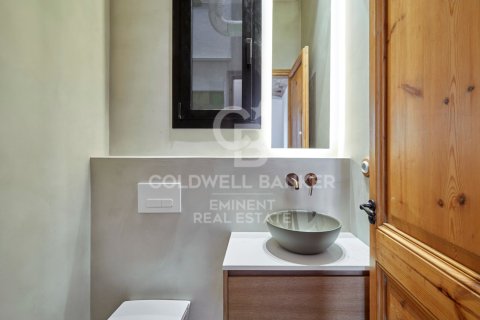 Apartment for sale in Barcelona, Spain 3 bedrooms, 209 sq.m. No. 156681 - photo 13