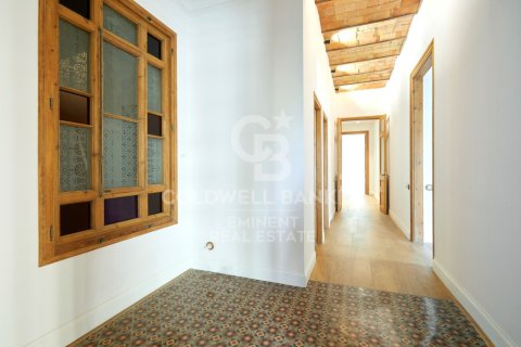 Apartment for sale in Barcelona, Spain 3 bedrooms, 209 sq.m. No. 156681 - photo 11