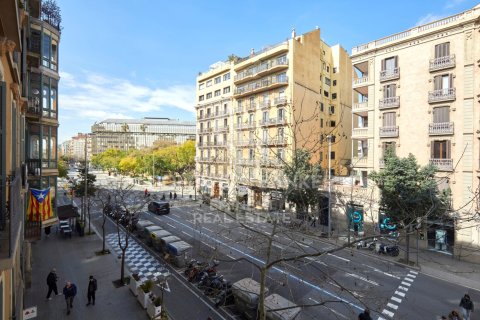 Apartment for sale in Barcelona, Spain 3 bedrooms, 209 sq.m. No. 156681 - photo 30