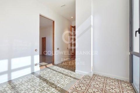 Apartment for sale in Barcelona, Spain 3 bedrooms, 209 sq.m. No. 156681 - photo 24