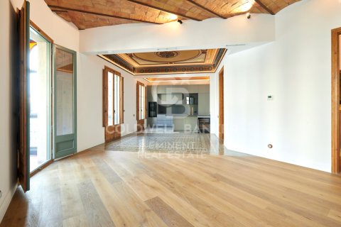 Apartment for sale in Barcelona, Spain 3 bedrooms, 209 sq.m. No. 156681 - photo 2