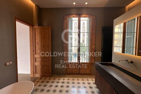 Apartament w Barcelona, Hiszpania 3 sypialnie, 209 mkw. nr 156681 – zdjęcie 7