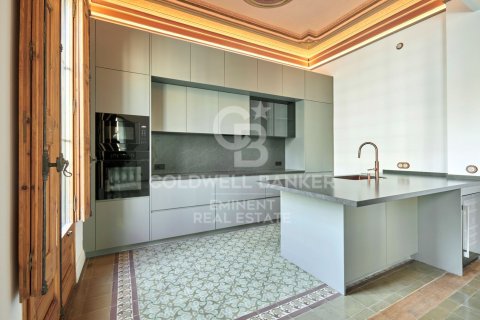 Apartment for sale in Barcelona, Spain 3 bedrooms, 209 sq.m. No. 156681 - photo 6