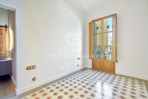 Apartment for sale in Barcelona, Spain 3 bedrooms, 209 sq.m. No. 156681 - photo 16