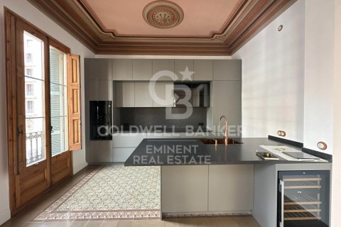 Apartament w Barcelona, Hiszpania 3 sypialnie, 209 mkw. nr 156681 – zdjęcie 2