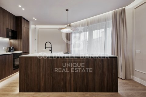 Apartamento en venta en Madrid, España 3 dormitorios, 136 m2 No. 156679 - foto 5