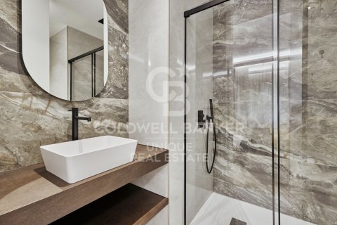 Apartment for sale in Madrid, Spain 3 bedrooms, 136 sq.m. No. 156679 - photo 13