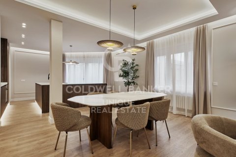 Apartment for sale in Madrid, Spain 3 bedrooms, 136 sq.m. No. 156679 - photo 8