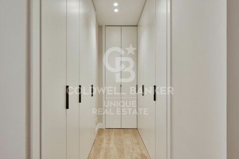Apartment for sale in Madrid, Spain 3 bedrooms, 136 sq.m. No. 156679 - photo 12