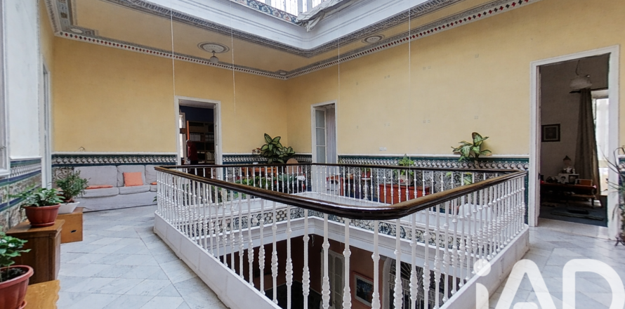 Hus i Puerto Real, Cadiz, Spanien 18 sovrum, 733 kvm. Nr. 172719