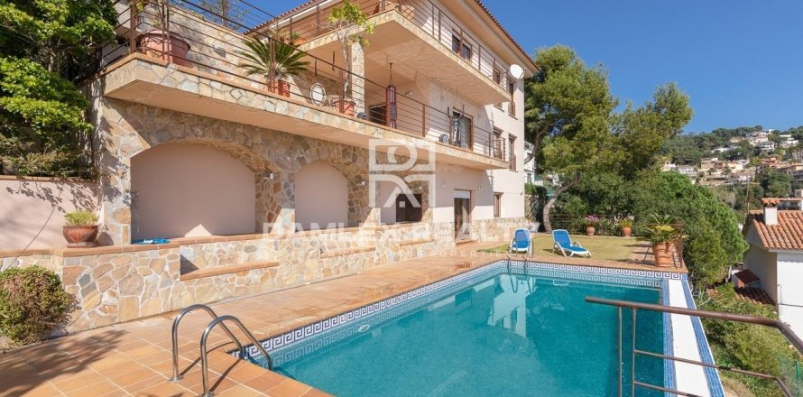 Willa w Lloret de Mar, Girona, Hiszpania 4 sypialnie, 432 mkw. nr 177103
