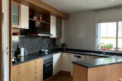 Bliźniak w Terrassa, Barcelona, Hiszpania 5 sypialni, 216 mkw. nr 173301 – zdjęcie 9