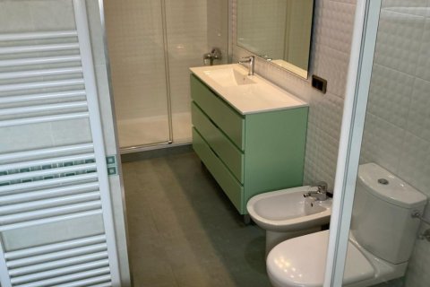 Bliźniak w Terrassa, Barcelona, Hiszpania 5 sypialni, 216 mkw. nr 173301 – zdjęcie 26