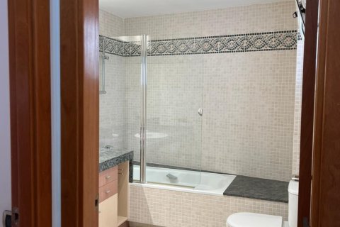 Bliźniak w Terrassa, Barcelona, Hiszpania 5 sypialni, 216 mkw. nr 173301 – zdjęcie 23