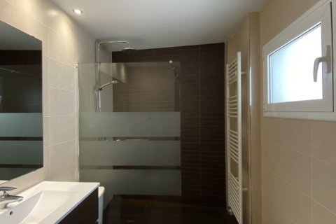 Bliźniak w Terrassa, Barcelona, Hiszpania 5 sypialni, 216 mkw. nr 173301 – zdjęcie 29