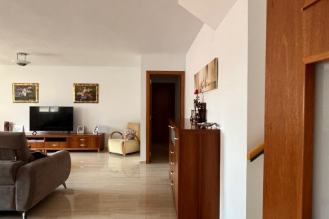 Bliźniak w Terrassa, Barcelona, Hiszpania 5 sypialni, 216 mkw. nr 173301 – zdjęcie 4