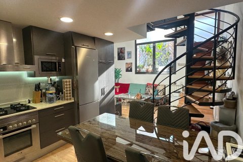 Duplex à vendre à Barcelona, Espagne, 2 chambres, 79 m2 No. 173303 - photo 5