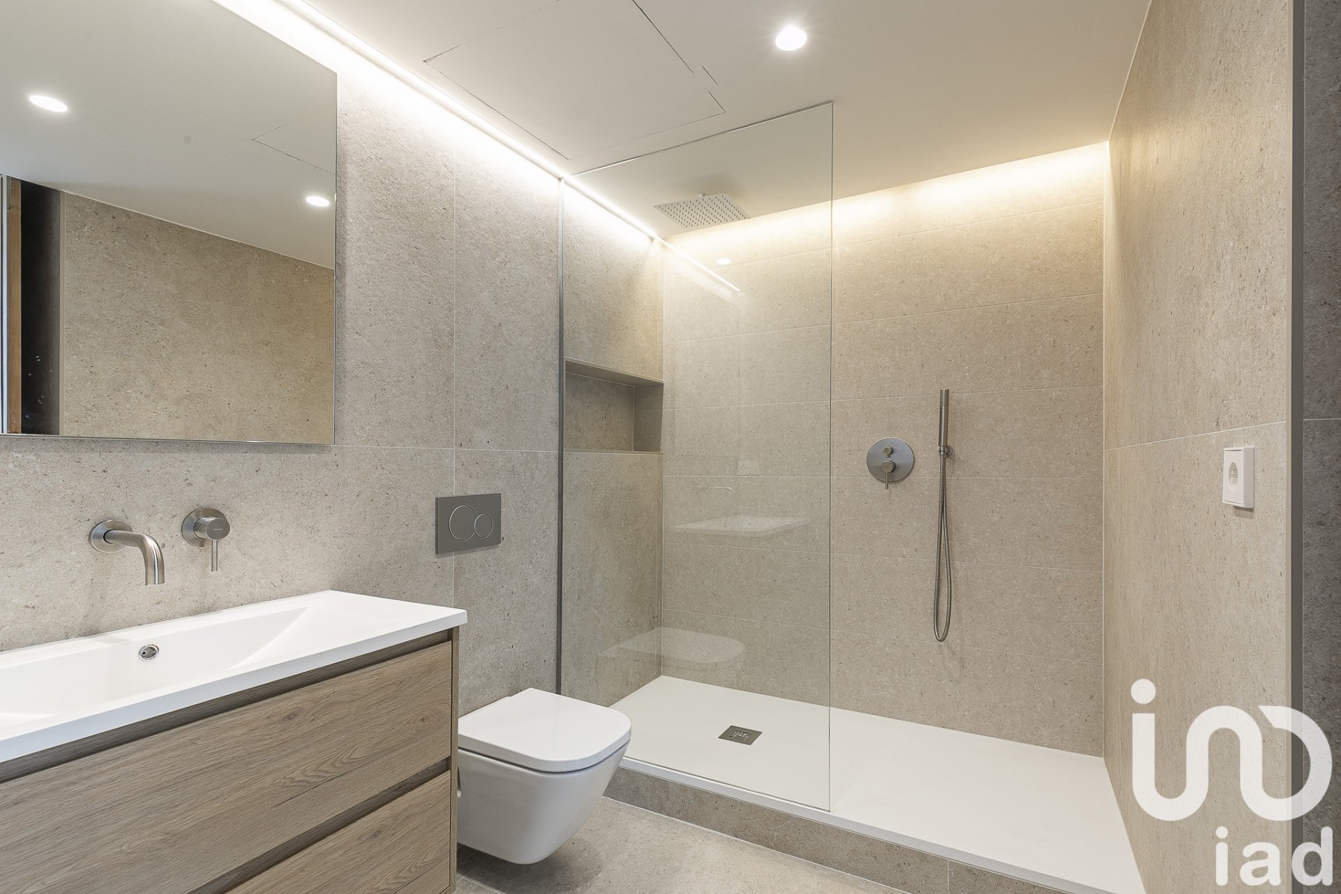 Appartamento a Barcelona, Spagna 3 camere da letto, 162 mq. N° 173307