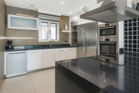 Villa till salu i Altea, Alicante, Spanien 5 sovrum, 207 kvm. Nr. 179811 - foto 8