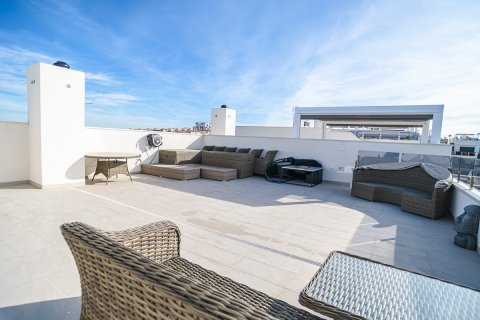 Apartment à vendre à Alicante, Espagne, 2 chambres, 75 m2 No. 194738 - photo 21