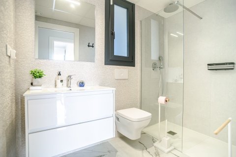 Apartment à vendre à Alicante, Espagne, 2 chambres, 75 m2 No. 194738 - photo 14