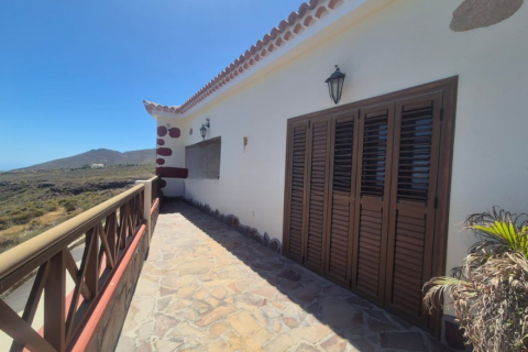 Villa for sale in El Roque, Tenerife, Spain 5 bedrooms, 450 sq.m. No. 194734 - photo 22