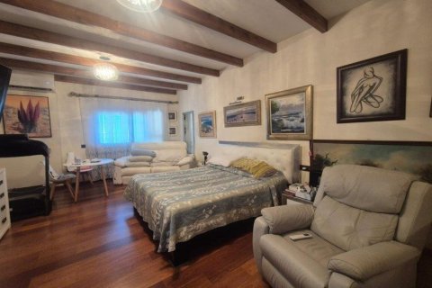 Villa for sale in El Roque, Tenerife, Spain 5 bedrooms, 450 sq.m. No. 194734 - photo 8