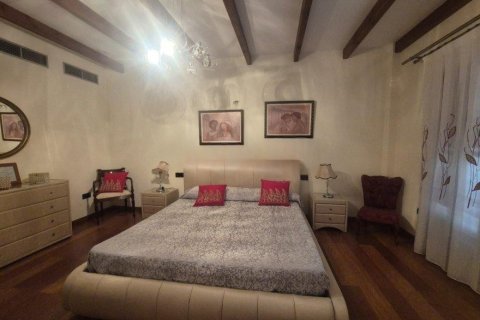 Villa for sale in El Roque, Tenerife, Spain 5 bedrooms, 450 sq.m. No. 194734 - photo 15