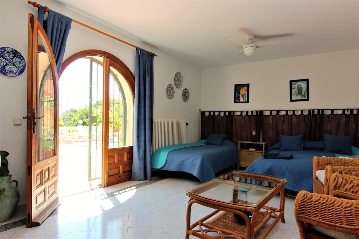 Вилла в Бенисса, Аликанте, Испания 8 спален, 392м2 №80621