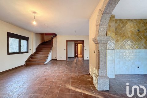 Hus till salu i Boiro, A Coruna, Spanien 4 sovrum, 541 kvm. Nr. 153836 - foto 3