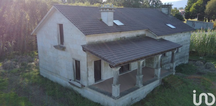 Hus i Boiro, A Coruna, Spanien 4 sovrum, 541 kvm. Nr. 153836