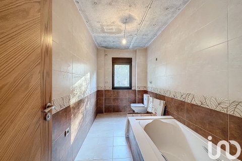 Hus till salu i Boiro, A Coruna, Spanien 4 sovrum, 541 kvm. Nr. 153836 - foto 10