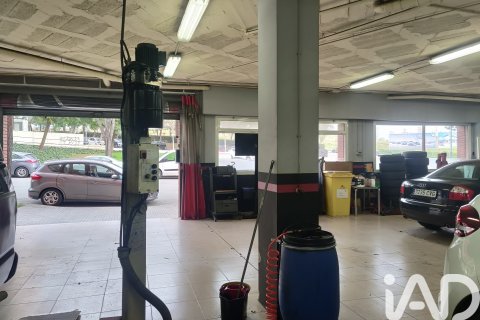 Commercial property for sale in Ripollet, Barcelona, Spain 1 bedroom, 202 sq.m. No. 172580 - photo 9