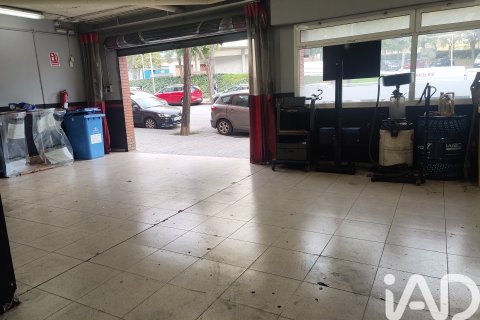 Commercial property for sale in Ripollet, Barcelona, Spain 1 bedroom, 202 sq.m. No. 172580 - photo 8