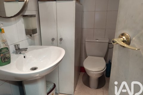 Commercial property for sale in Ripollet, Barcelona, Spain 1 bedroom, 202 sq.m. No. 172580 - photo 6