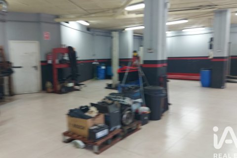 Commercial property for sale in Ripollet, Barcelona, Spain 1 bedroom, 202 sq.m. No. 172580 - photo 2
