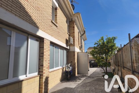 House à vendre à El Vendrell, Tarragona, Espagne, 4 chambres, 286 m2 No. 172576 - photo 30