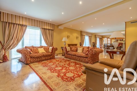 Сasa en venta en Salou, Tarragona, España 6 dormitorios, 685 m2 No. 172575 - foto 2