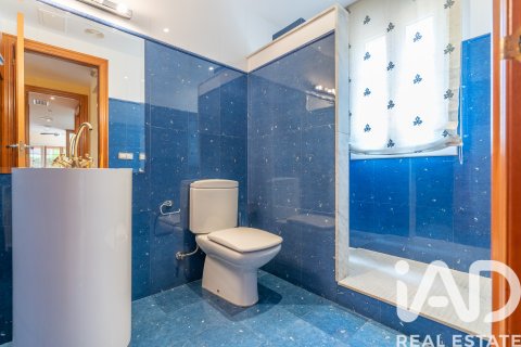 Сasa en venta en Salou, Tarragona, España 6 dormitorios, 685 m2 No. 172575 - foto 9