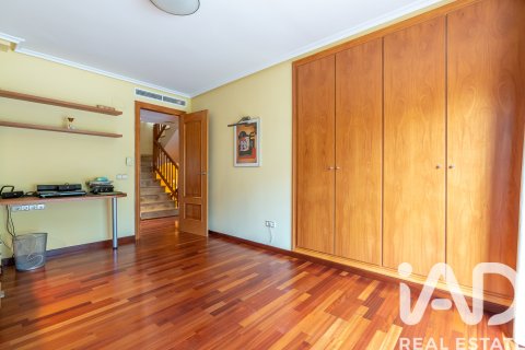 Сasa en venta en Salou, Tarragona, España 6 dormitorios, 685 m2 No. 172575 - foto 28