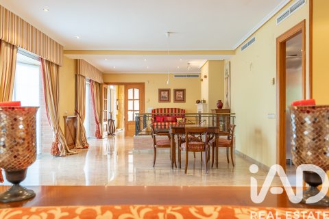 Сasa en venta en Salou, Tarragona, España 6 dormitorios, 685 m2 No. 172575 - foto 3