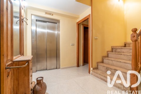 Сasa en venta en Salou, Tarragona, España 6 dormitorios, 685 m2 No. 172575 - foto 11