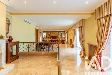 Сasa en venta en Salou, Tarragona, España 6 dormitorios, 685 m2 No. 172575 - foto 5