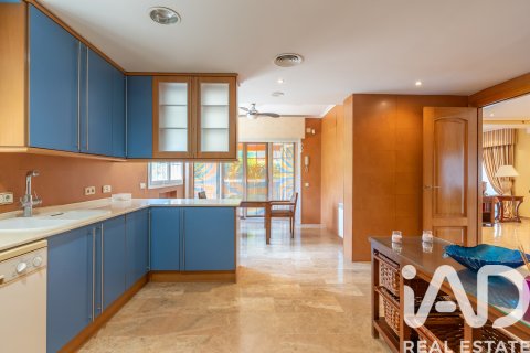 Сasa en venta en Salou, Tarragona, España 6 dormitorios, 685 m2 No. 172575 - foto 7