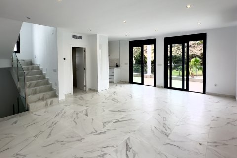 Продажа виллы в Сьюдад Кесада, Аликанте, Испания 4 спальни, 260м2 №161345 - фото 12