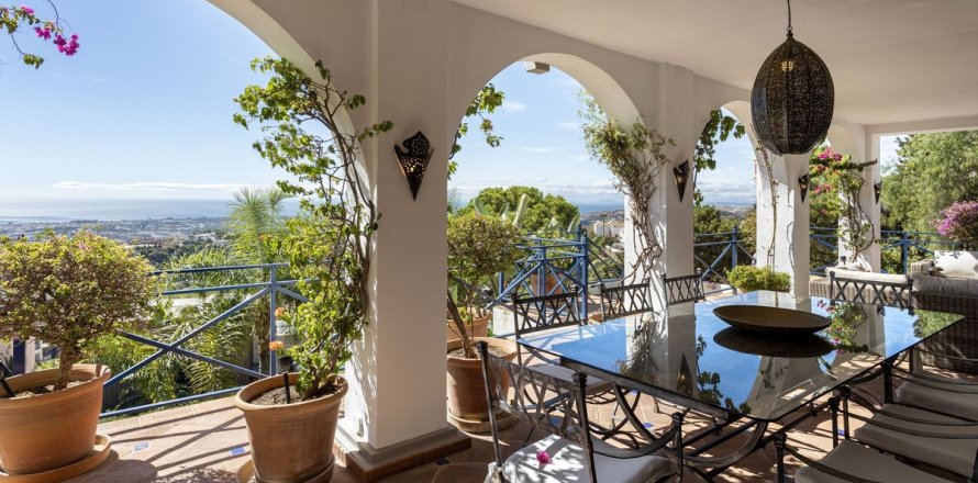 Villa El Madronal, Malaga, Espagne 7 chambres, 1050 m2 No. 133961