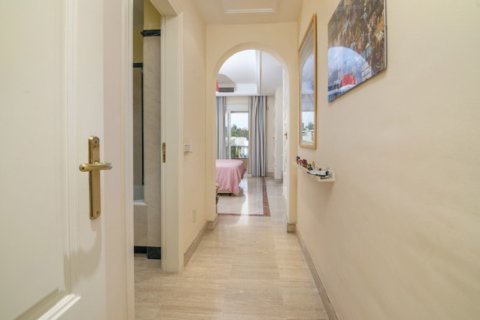 Huoneisto myytävänä Marbella, Malaga, Espanja, 3 makuuhuonetta, 255 m2 No. 133959 - kuva 9