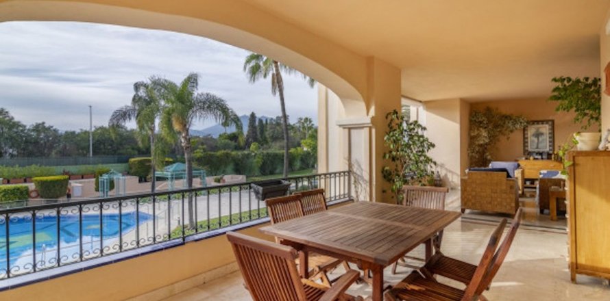 Huoneisto Marbella, Malaga, Espanja 3 makuuhuonetta, 255 m2 No. 133959