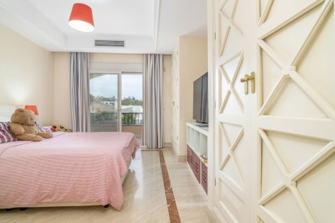 Huoneisto myytävänä Marbella, Malaga, Espanja, 3 makuuhuonetta, 255 m2 No. 133959 - kuva 13